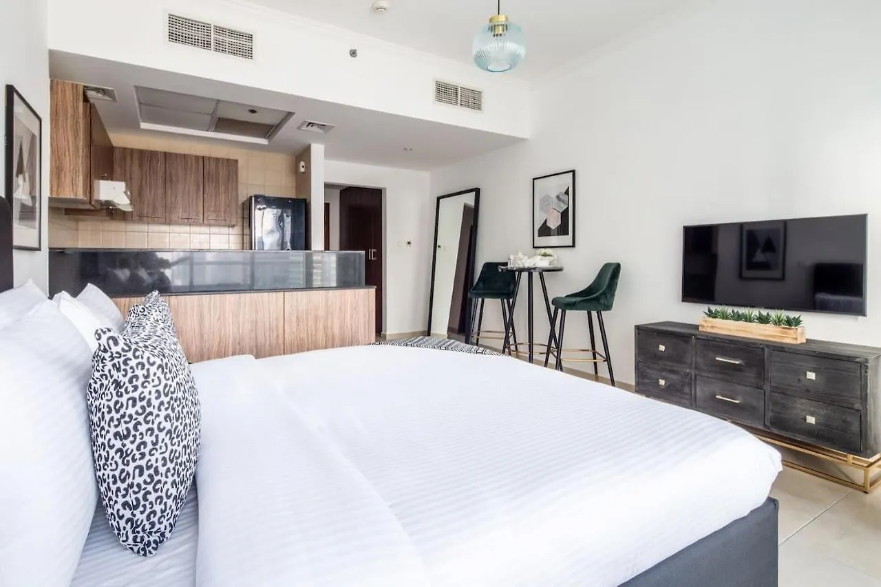 Frank Porter - Burj Al Noujoum Apartment Dubai 0*,