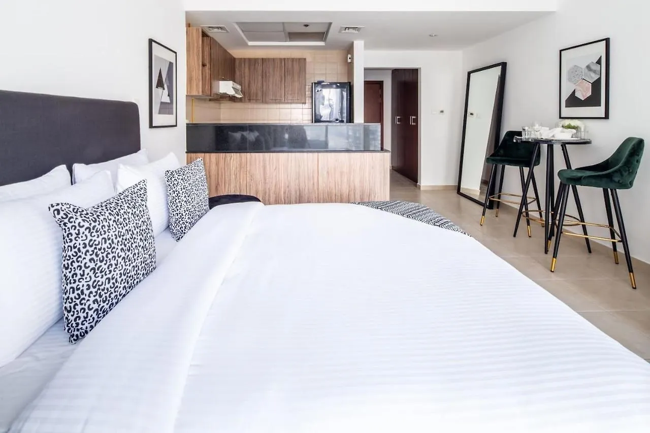 Frank Porter - Burj Al Noujoum Apartment Dubai
