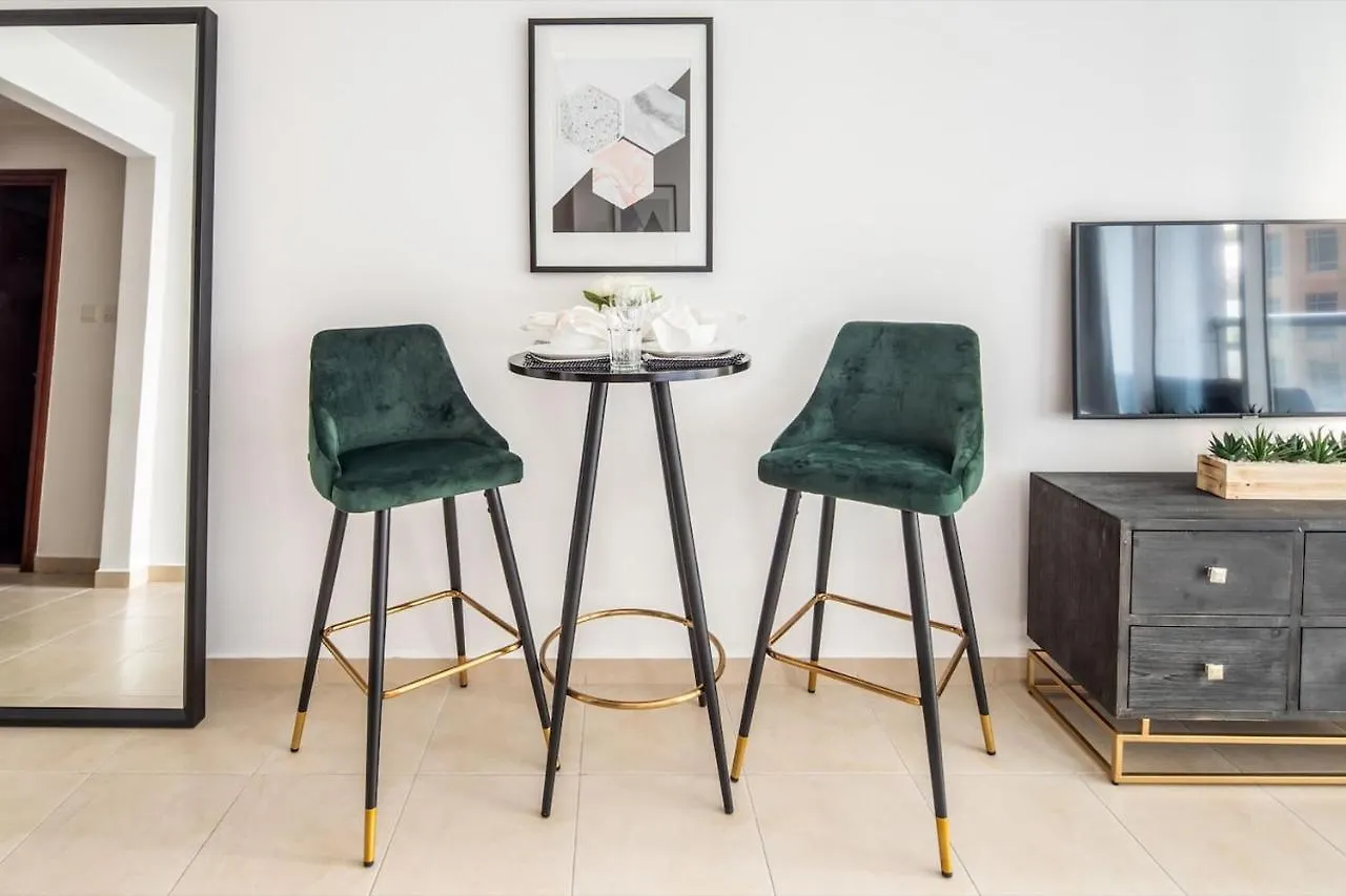 Frank Porter - Burj Al Noujoum Apartment Dubai