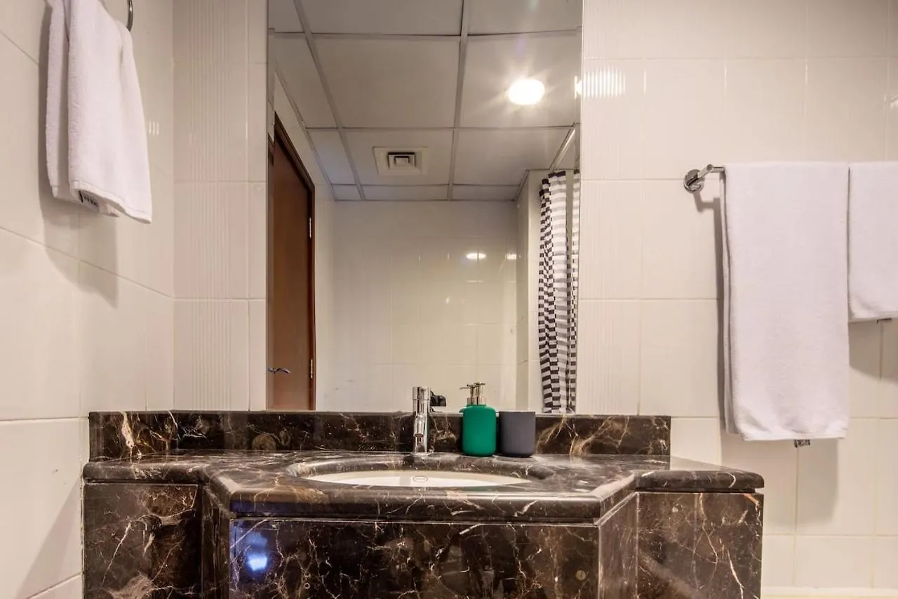 Frank Porter - Burj Al Noujoum Apartment Dubai