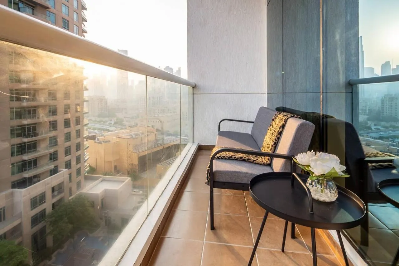 Frank Porter - Burj Al Noujoum Apartment Dubai United Arab Emirates
